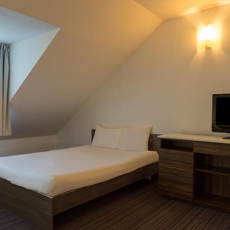 Douzy The Originals City, Hotel Le Coeur D'Or, Sedan Est מראה חיצוני תמונה